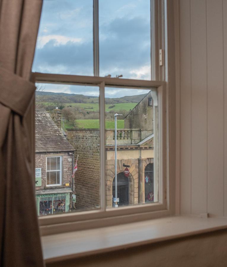 Bed and Breakfast Downe Arms Castleton Уитби Экстерьер фото